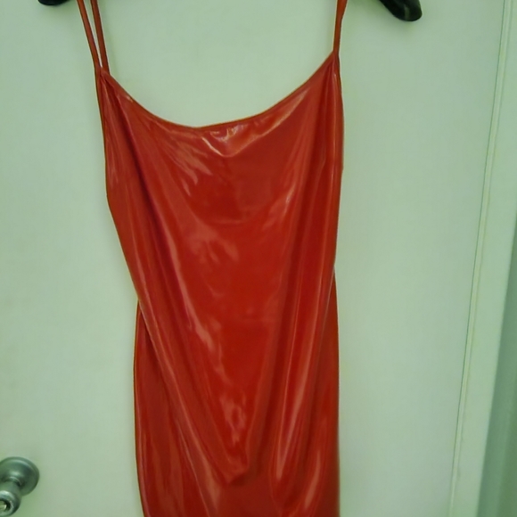 Low Back Mni Dress - Picture 4 of 5